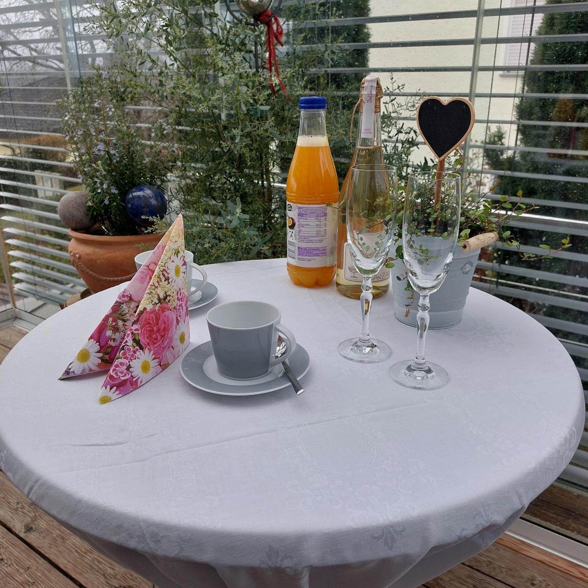 Leute Apartment Tengen